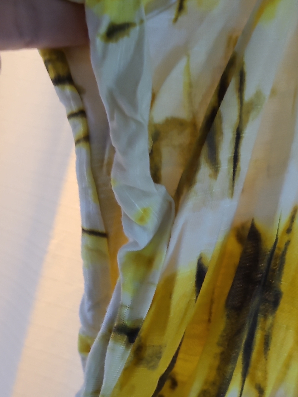 Scoopneck Soft Abstract Vera Wang Tshirt - Picture 3 of 3